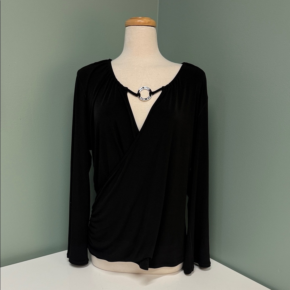 Eva Varro Black Top with Silver Ring Accent